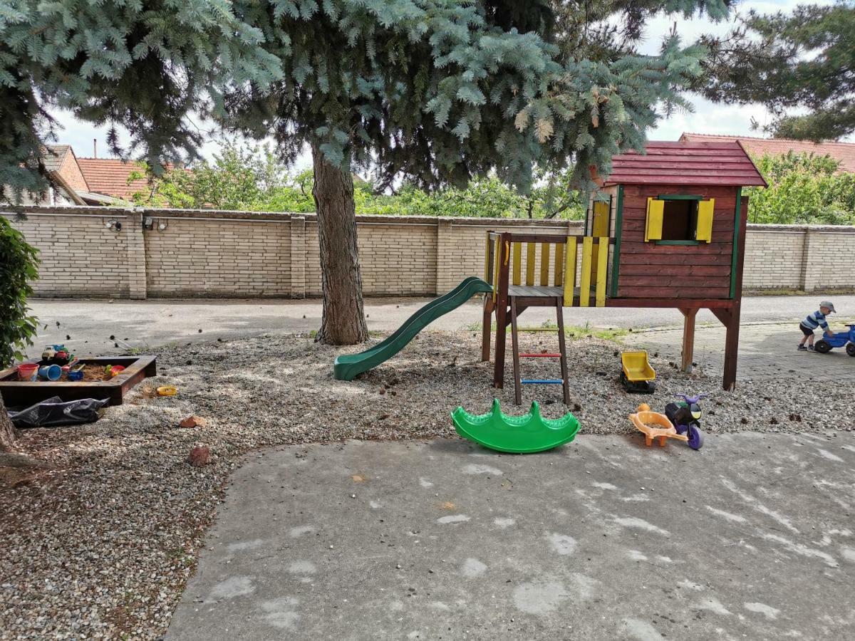 U Racka 3* Ostrožská Nová Ves